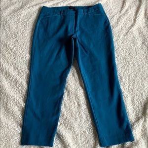 WHBM The Slim Ankle turquoise colored pant!